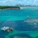 Piscinas naturais do Seixas em João Pessoa com água cristalina turismo 2026